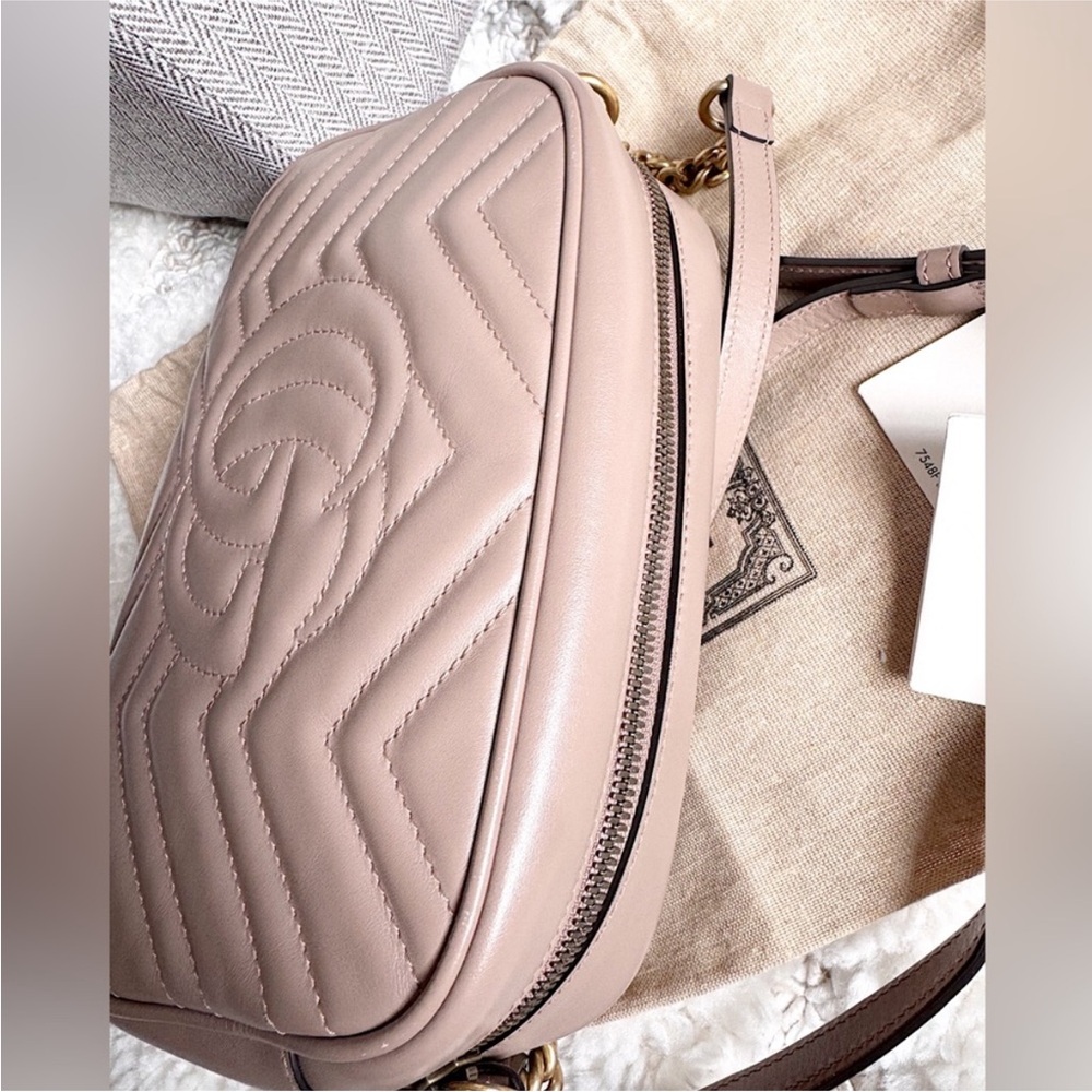 GUCCI MATELASSE LEATHER MARMONT GG CAMERA ZIP CROSSBODY BAG BEIGE PINK - Picture 7 of 16